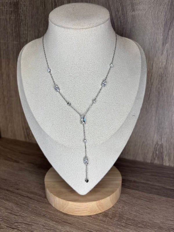 Collier Chaîne Argentée Pendentif Multi Strass en Y