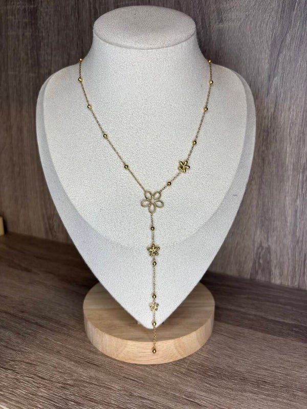 Collier doré en Y à fleurs ajourées et petites billes