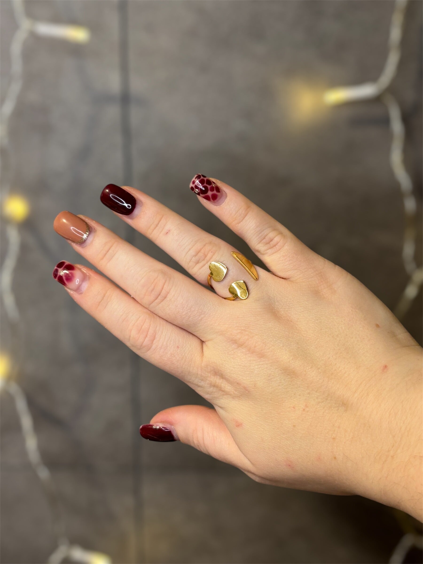 Bague Dorée Plaques Irrégulières et Cœurs Ouverture