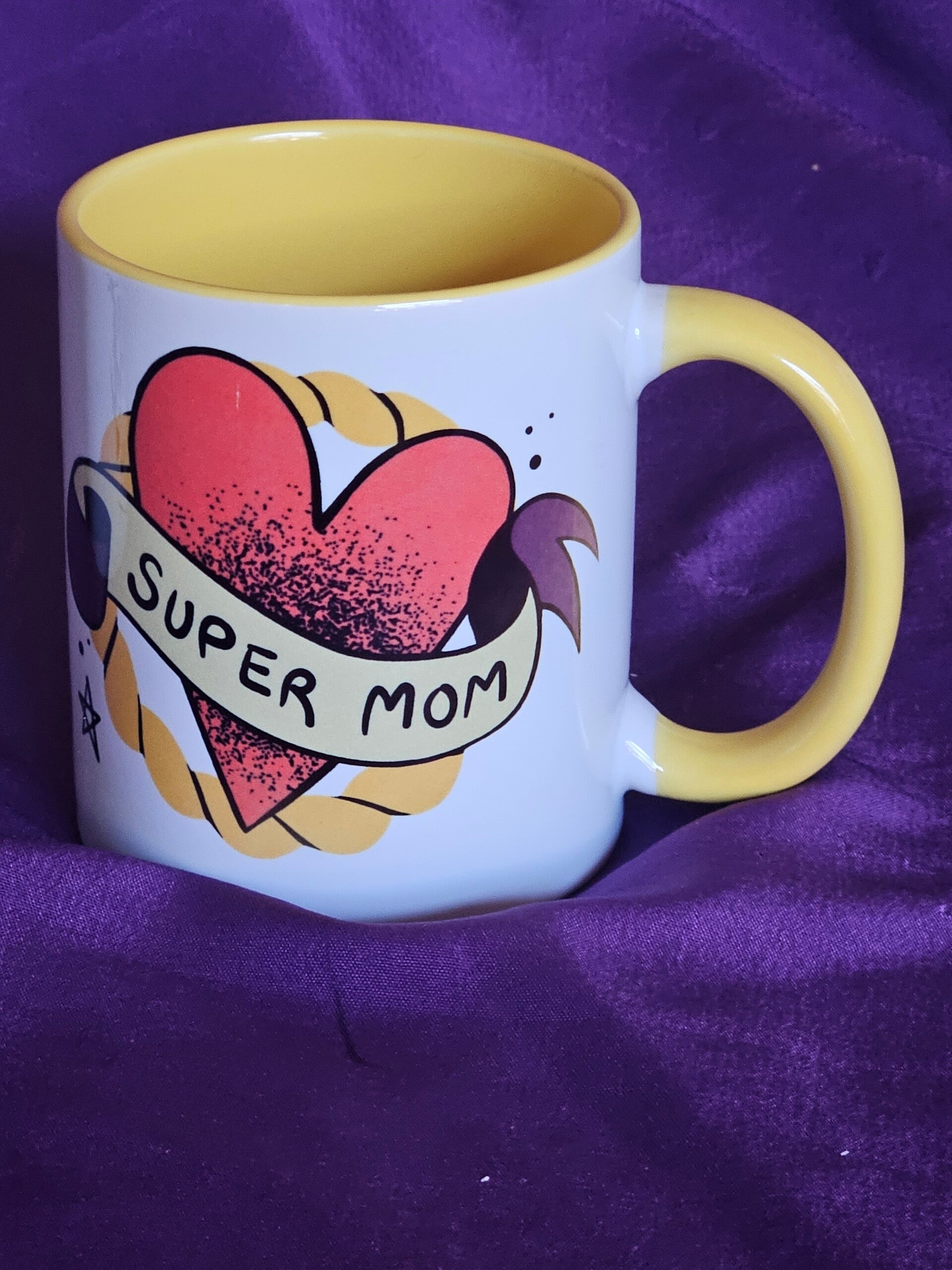 Show your appreciation with this "Super Mom" 11oz mug!