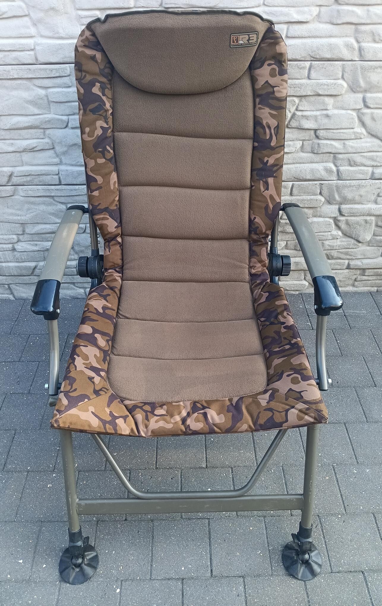 Fox R3 Camo Recliner Chair.