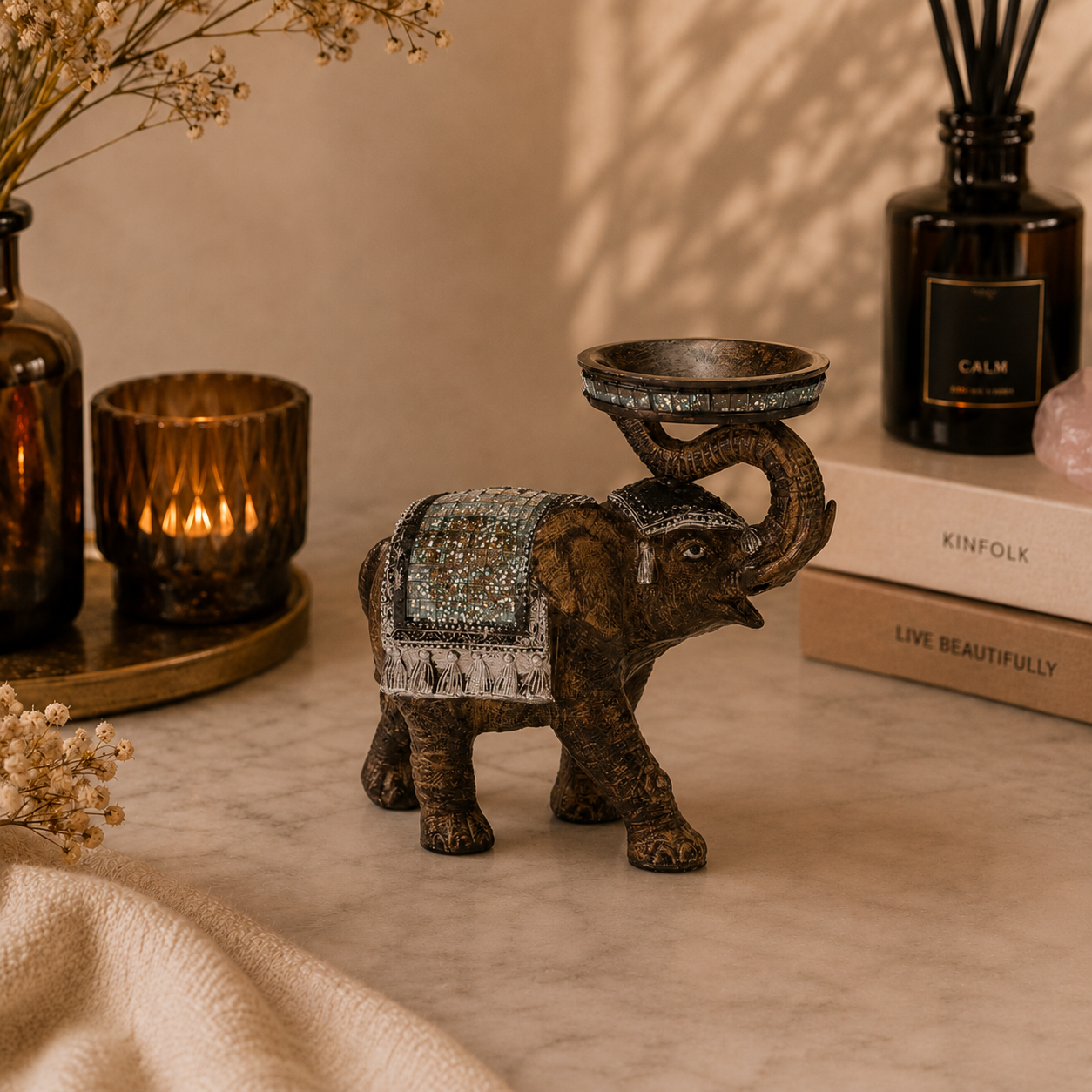 Olifant met kaarshouder