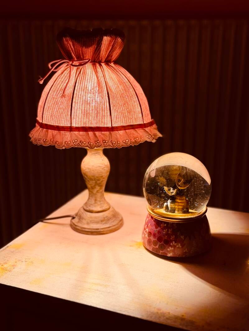 Une lampe de chevet toute neuve