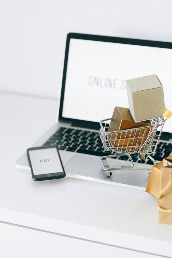 Online course: selling digital products