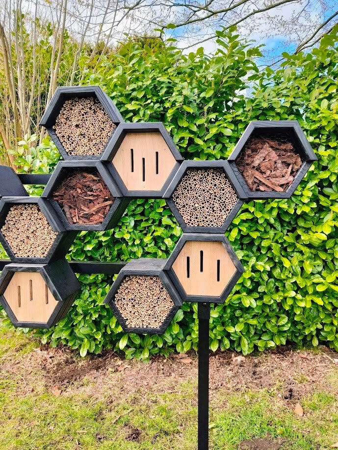 bijenhotel-insectenhotel-zwart-op-alu-xxl-3-standard.jpg