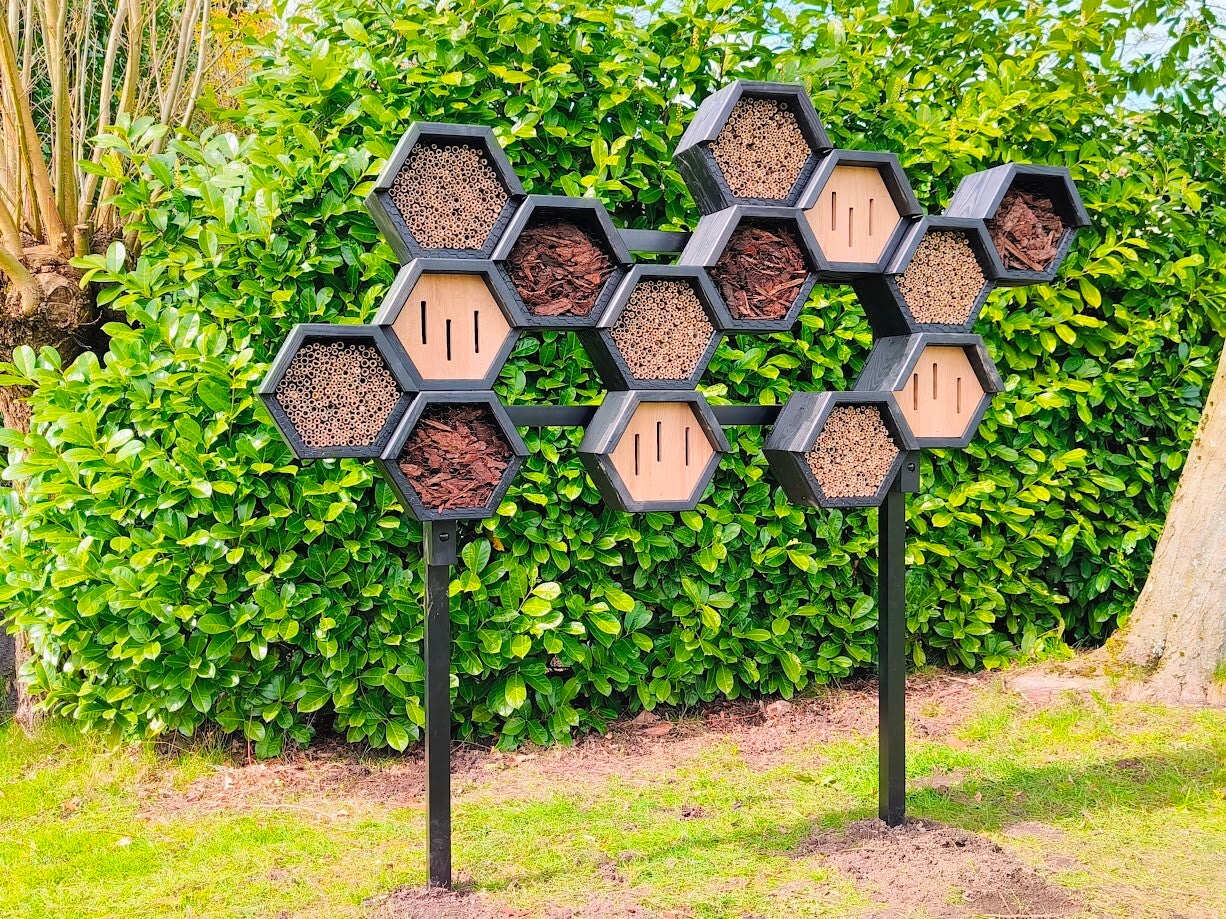 bijenhotel-insectenhotel-zwart-op-alu-xxl-standard.jpg