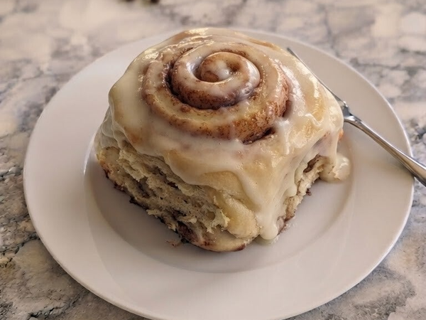 "Cinnabon"-Style Cinnamon Rolls