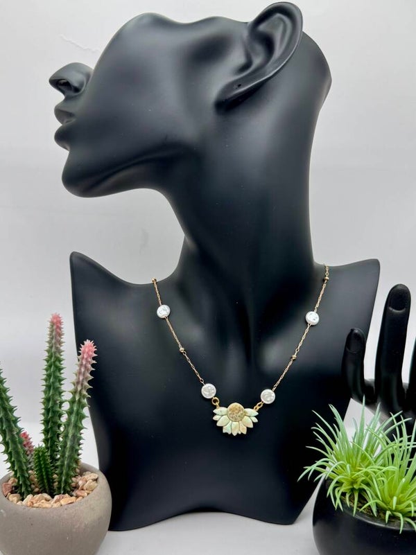 Teal Daisy Pearl Necklace