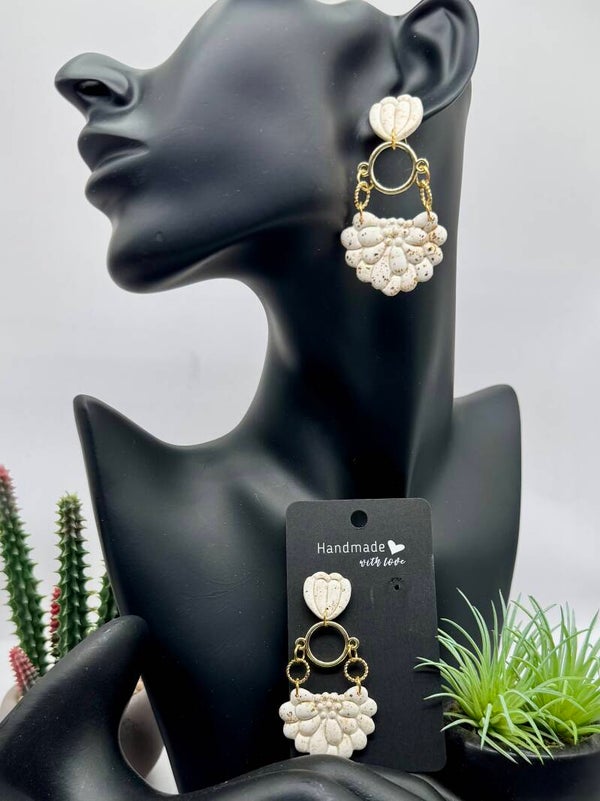 Cream & Gold Ricg Flower Earrings