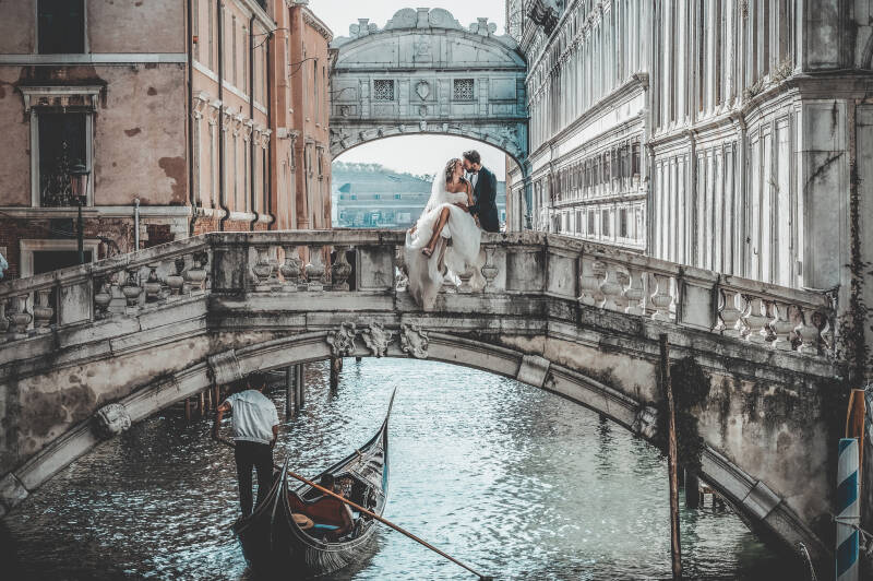 ritratto coppia post wedding Venezia ponte canale