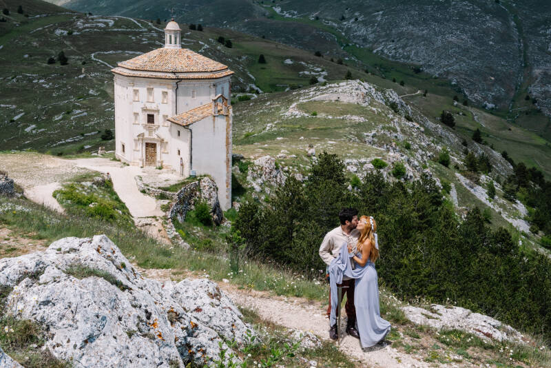 ritratto coppia borgo storico Rocca Calascio