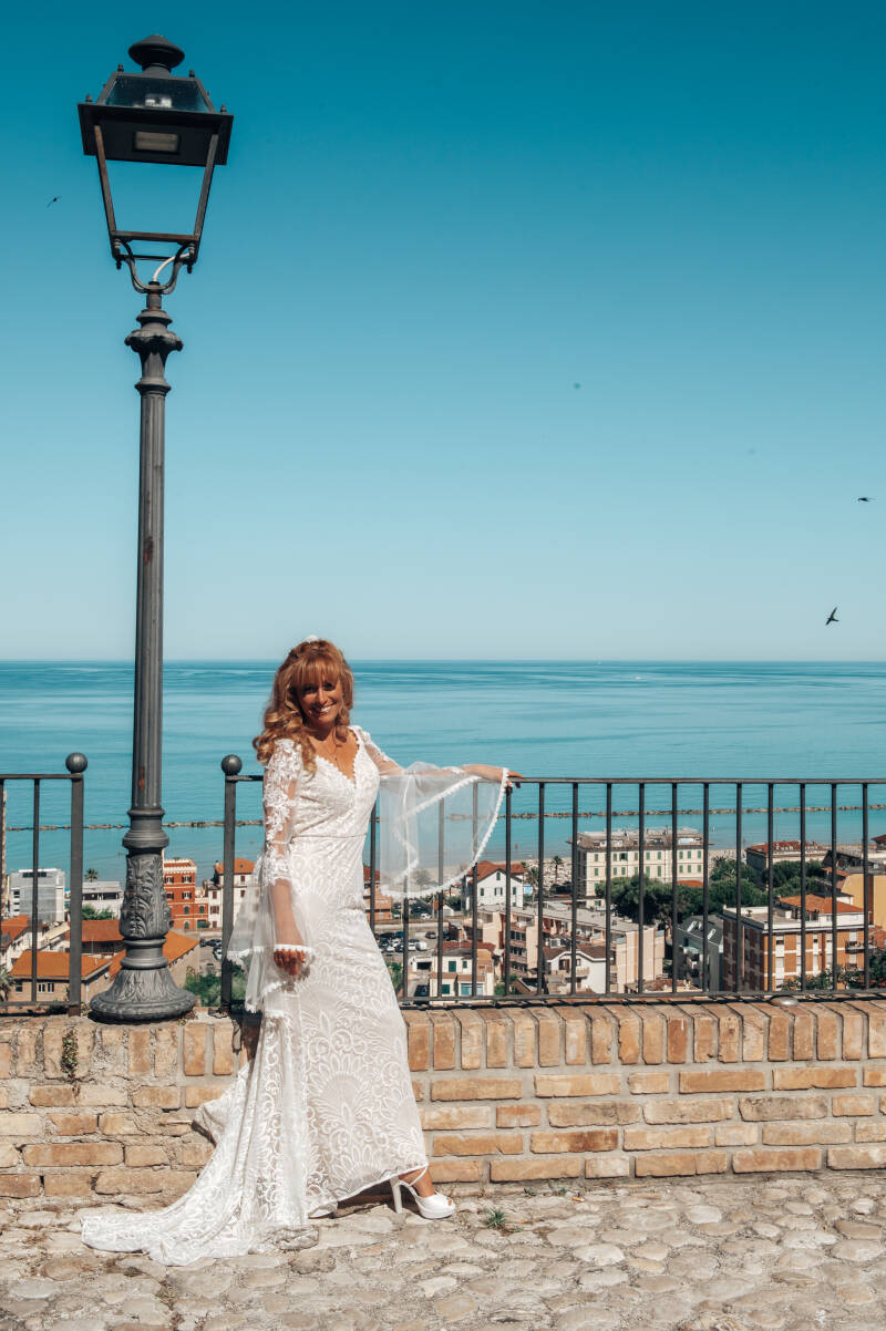 sposa abito matrimonio borgo medievale Grottammare costa adriatica