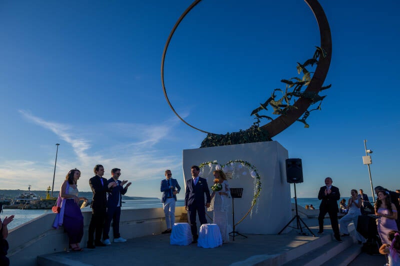 ospiti matrimonio guardano capoeira Molo Sud Adriatico