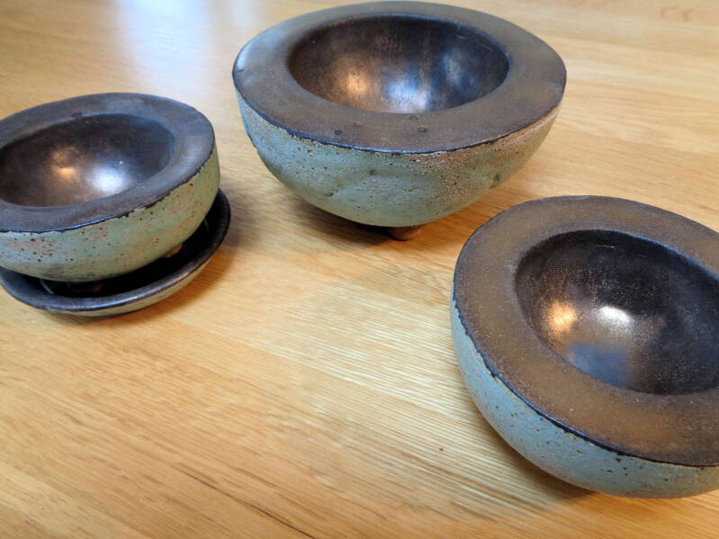 Ceramics, Stoneware, Decorative, Functional, Ware, Bowl. Metallic glaze