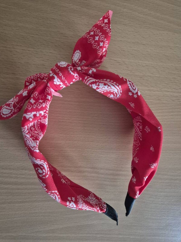 Haarband- rode zakdoek strik (Hard)