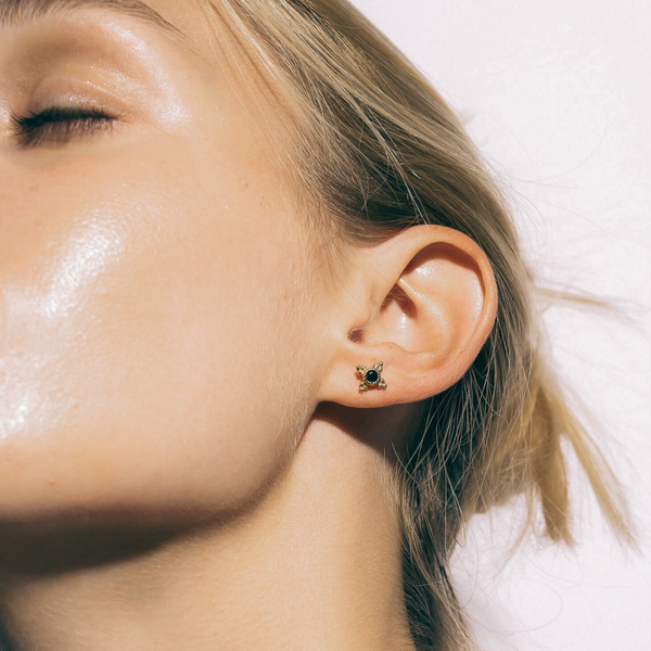 STUD earring