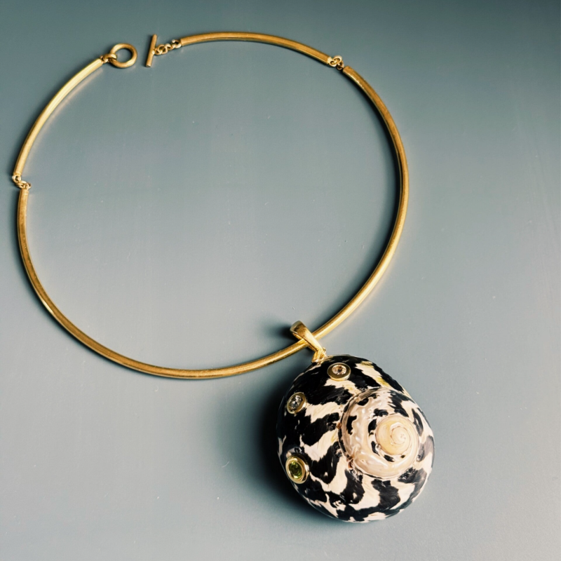 Formentera Black Shell Pendant