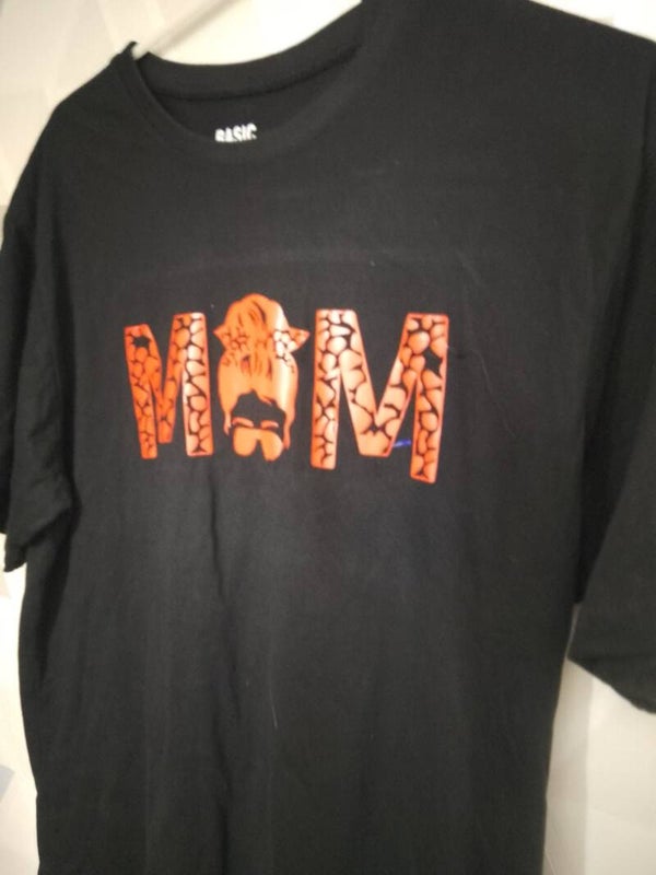 Tshirt  mit Aufschrift MOM