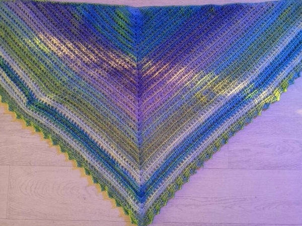 Dreieckstuch in Blautönen