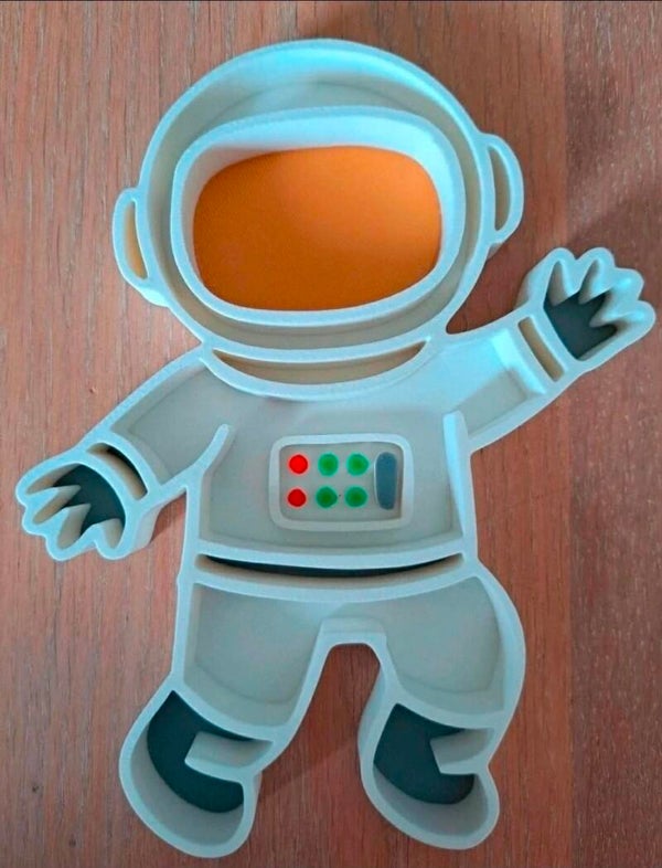 vulvorm astronaut
