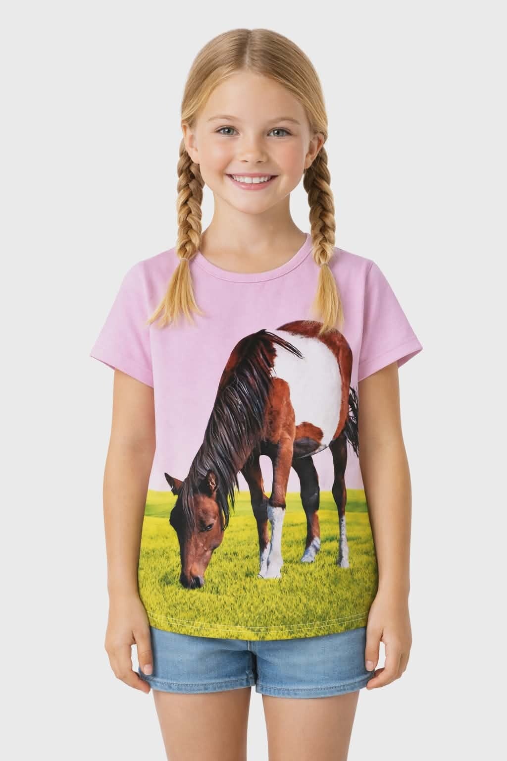 T-shirt grazend paard