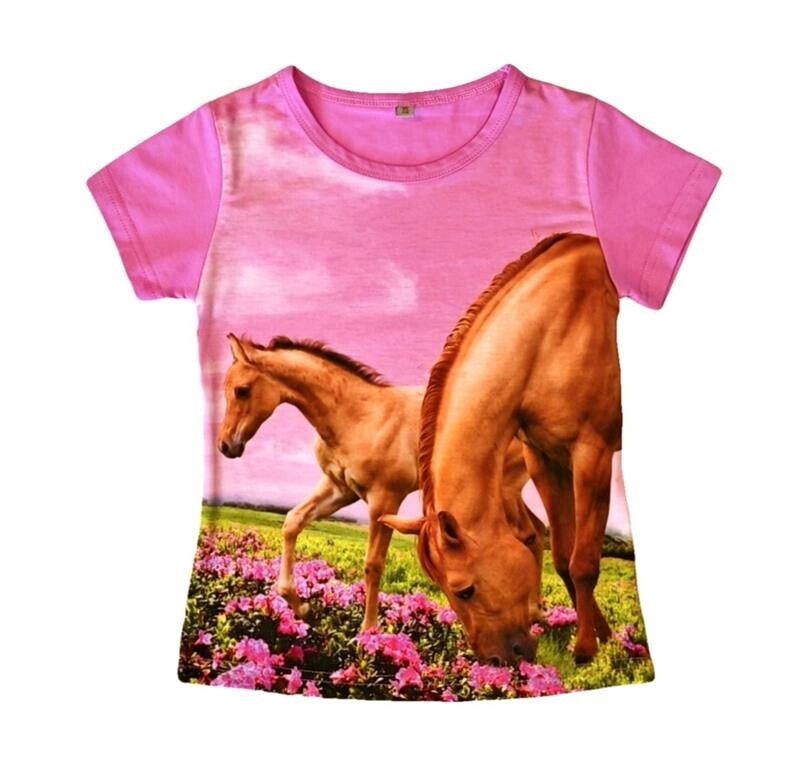 T-shirt merrie en veulen in bloemen