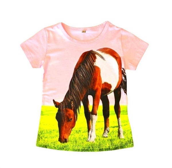 T-shirt grazend paard