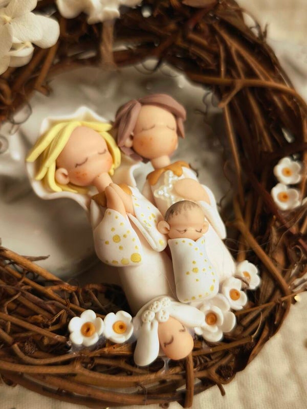 🤍 Crèche de Noël — La petite famille dans sa couronne naturelle