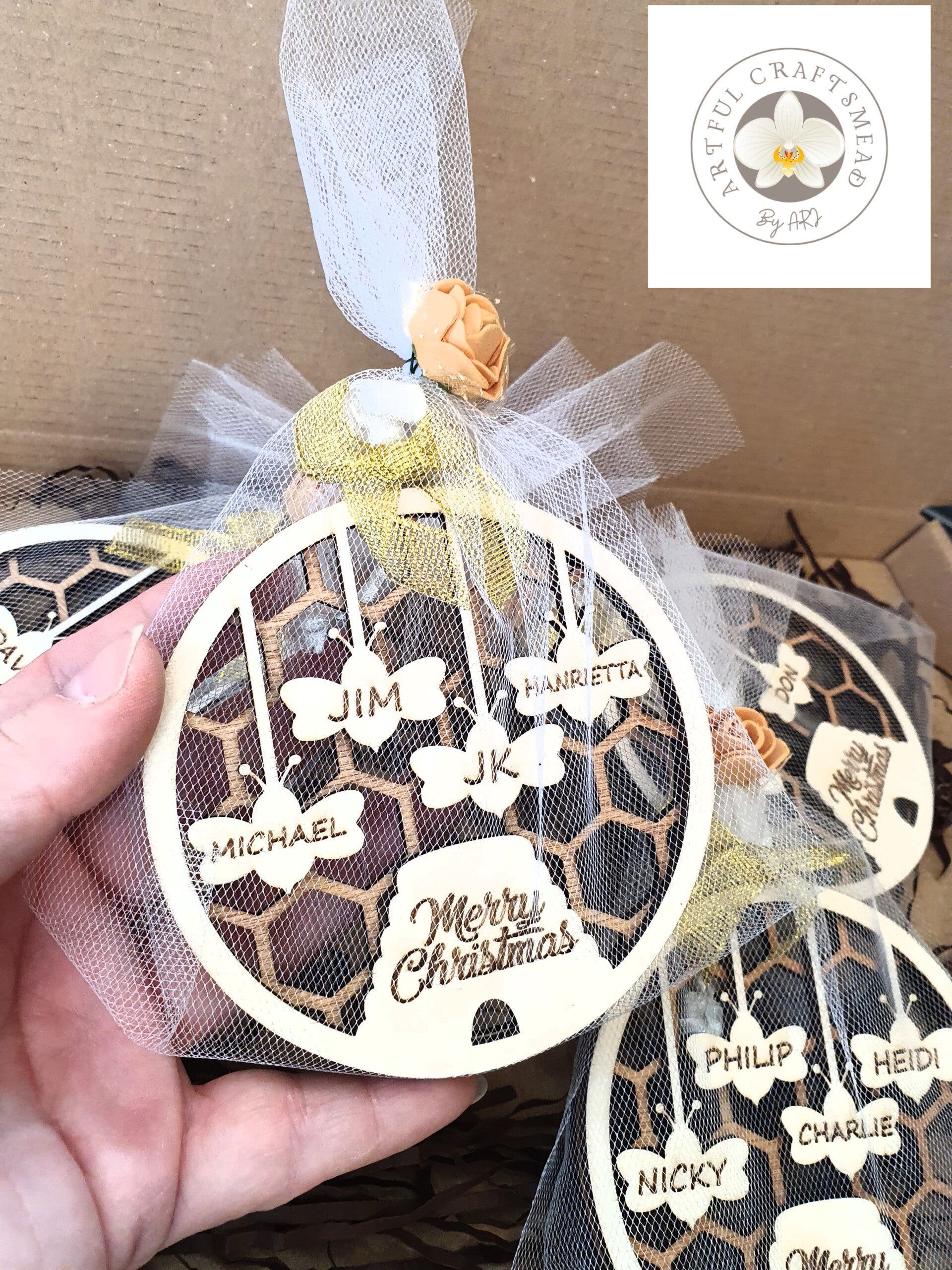 Personalised Wooden Christmas Ornament Baubles Tree, Ball Xmas Bees, Gift For Family, Home Decor, Custom Bauble, Family bauble,