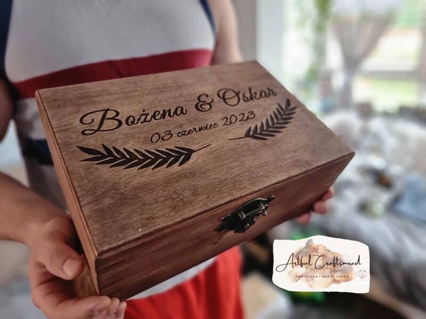 Large Wedding Keepsake Wood Box with lock, Wedding Memories holder, rustic wedding gift for couple, anniversary box, personalised wooden box
