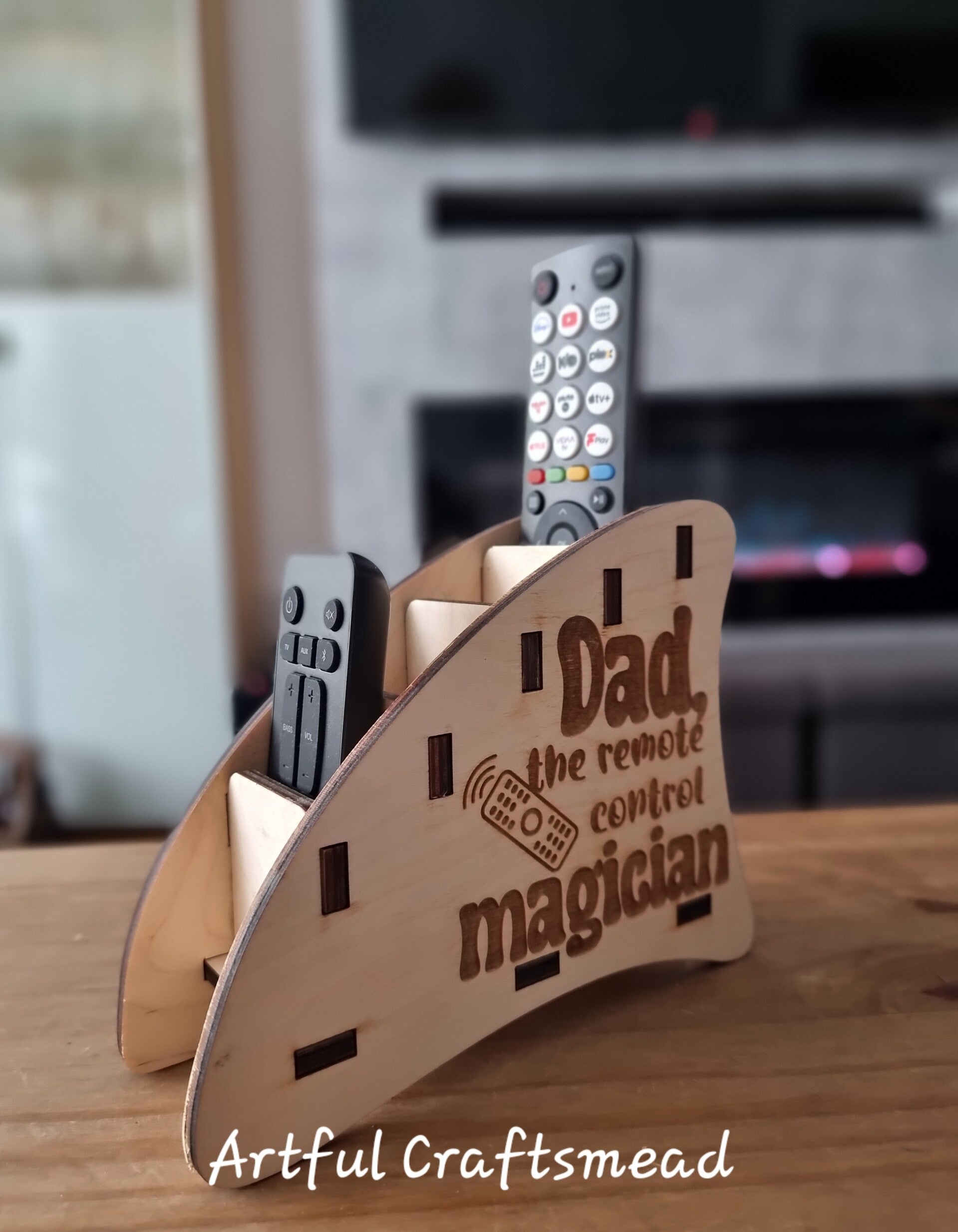Personalised Remote Control Stand Caddy, Handcrafted Remote Control Holder – Personalized and Customizable, Ręcznie wykonany uchwyt na pilota – personalizowany i dostosowywany