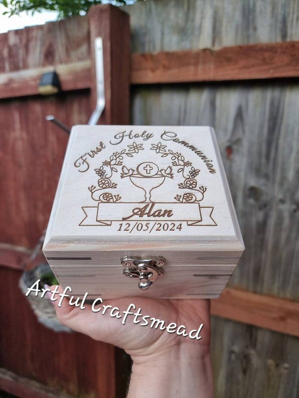 Handcrafted Pine Keepsake Box for First Communion, Ręcznie robione pudełko na pamiątki z sosny na Pierwszą Komunię
