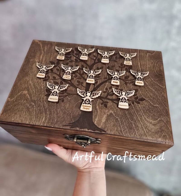 Handcrafted Pine Wood Box – A Perfect Keepsake for Special Occasions, Ręcznie robione pudełko z drewna sosnowego – idealna pamiątka na specjalne okazje