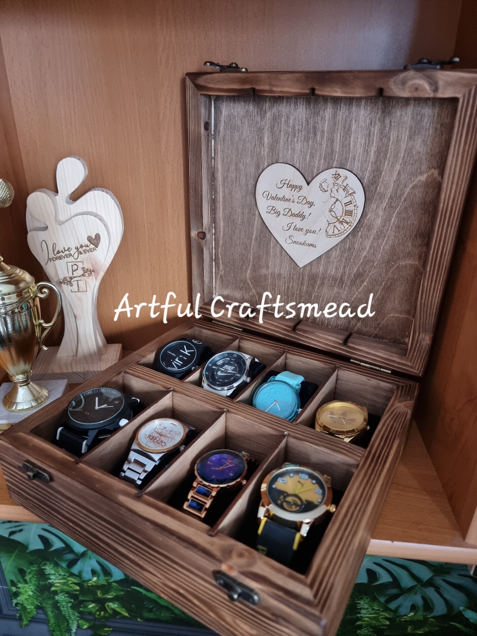 Personalised Handcrafted Pine Wood Watch Box, Wooden Box For 8 watches, Cushion free, Custom With Name and message/ Personalizowane ręcznie robione pudełko na zegarki z drewna sosnowego, drewniane pudełko na 8 zegarków, spersonalizowane z im