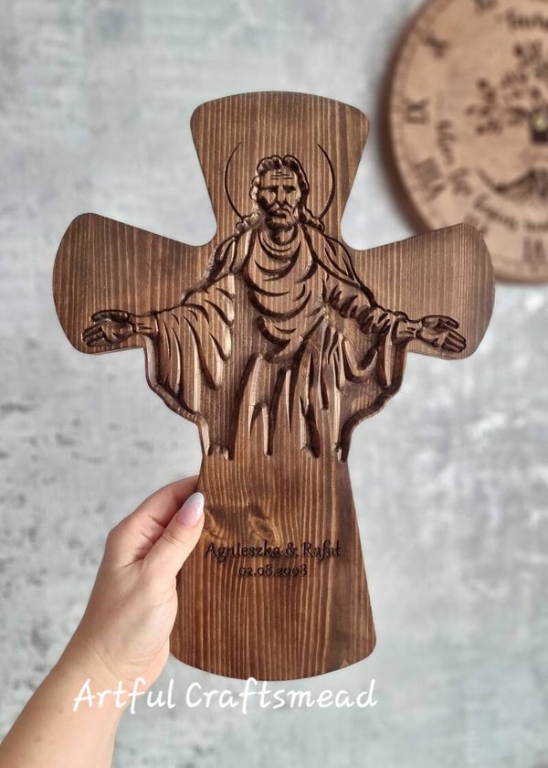 Stunning 37cm Carved Pinewood Cross, Personalizowany Duży Drewniany Krzyż z Jezusem na każdą okazje