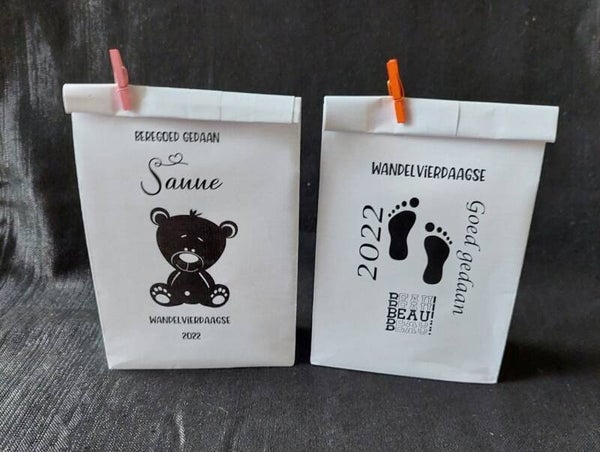 Verrassingszakje met snoep, medaille en cadeautje