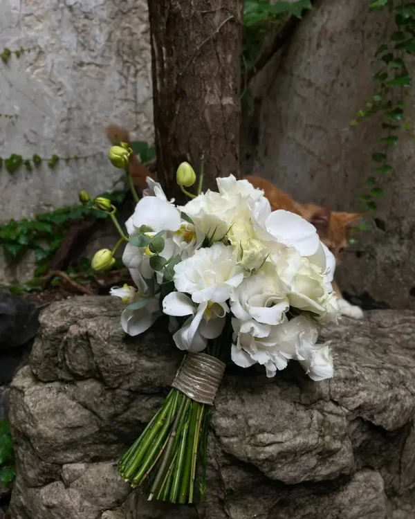 Pure Elegance Bouquet