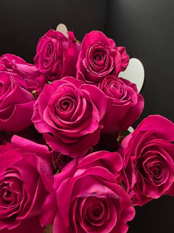 Pink Floyd “Each bunch has 25 roses.” Length 55cm