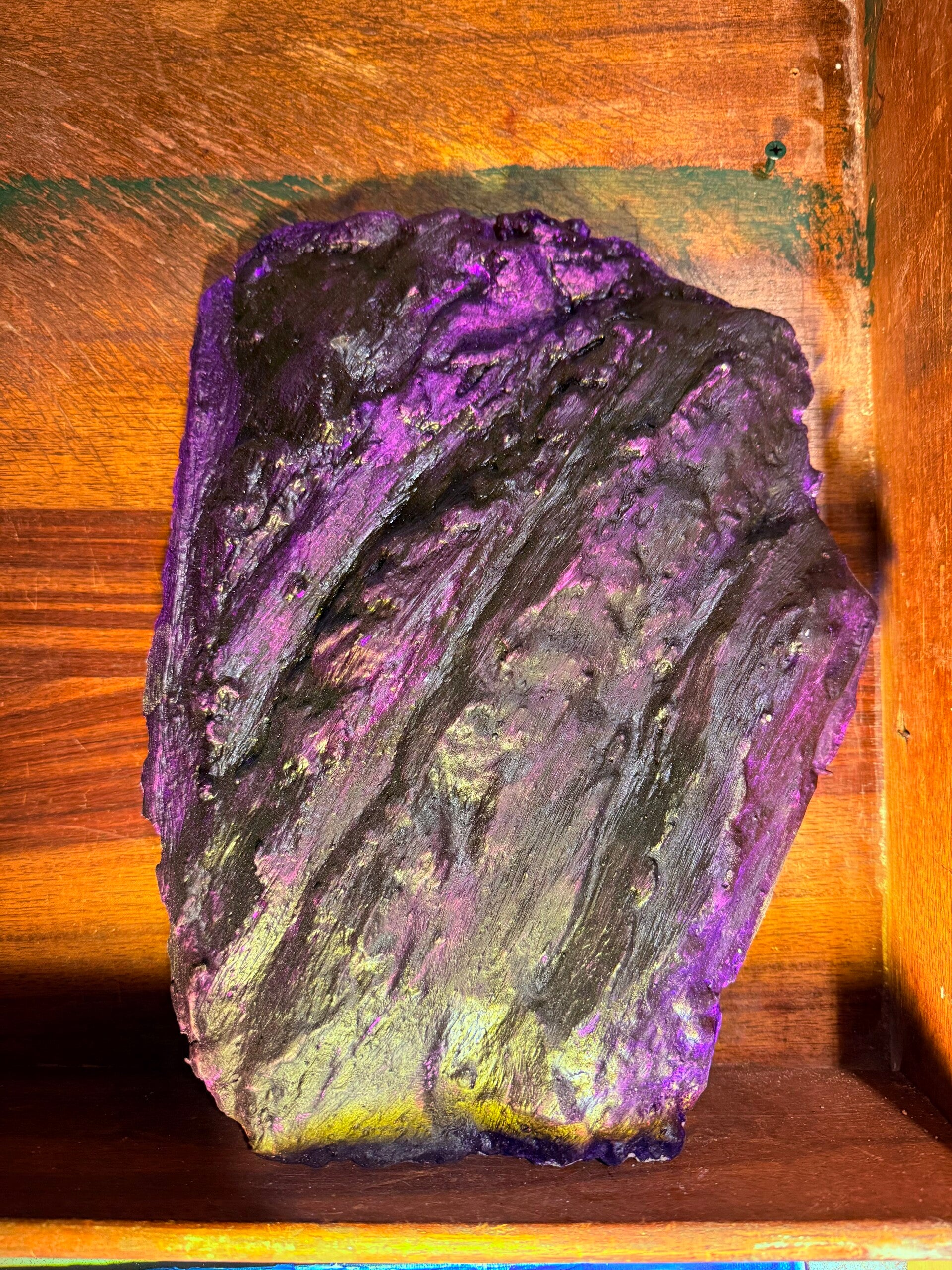 Effetto pietra viola e nero in rilievo