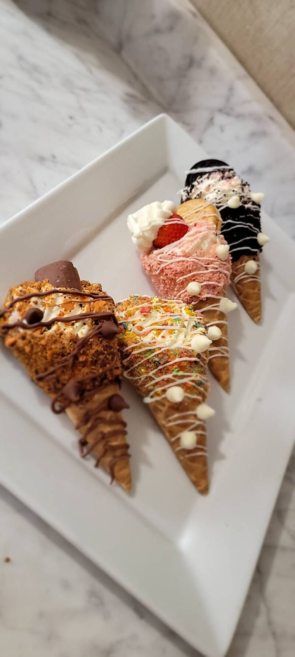 Gourmet cone dessets