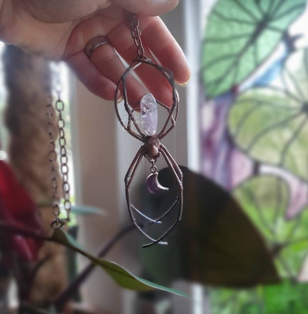 Orb spider - Amethist moon