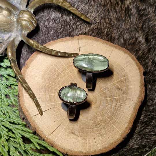 Green kyanite ring