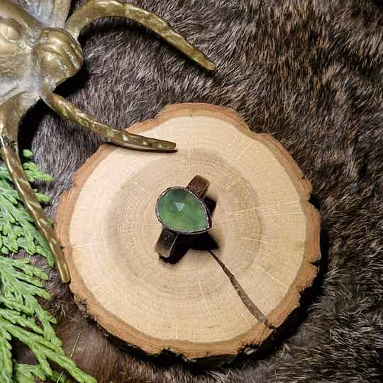Serpentine ring
