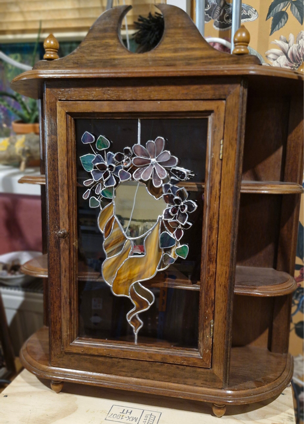 Cabinet - flower girl