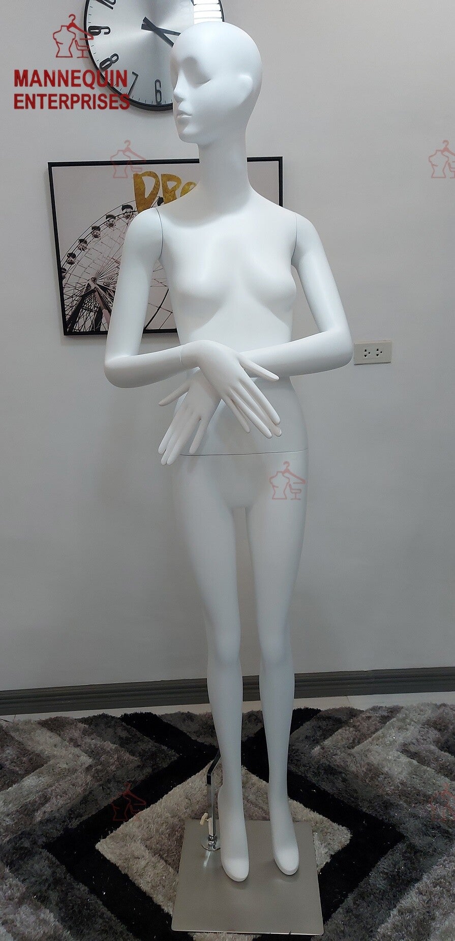 Female Abstract Egghead Fiberglass Mannequin