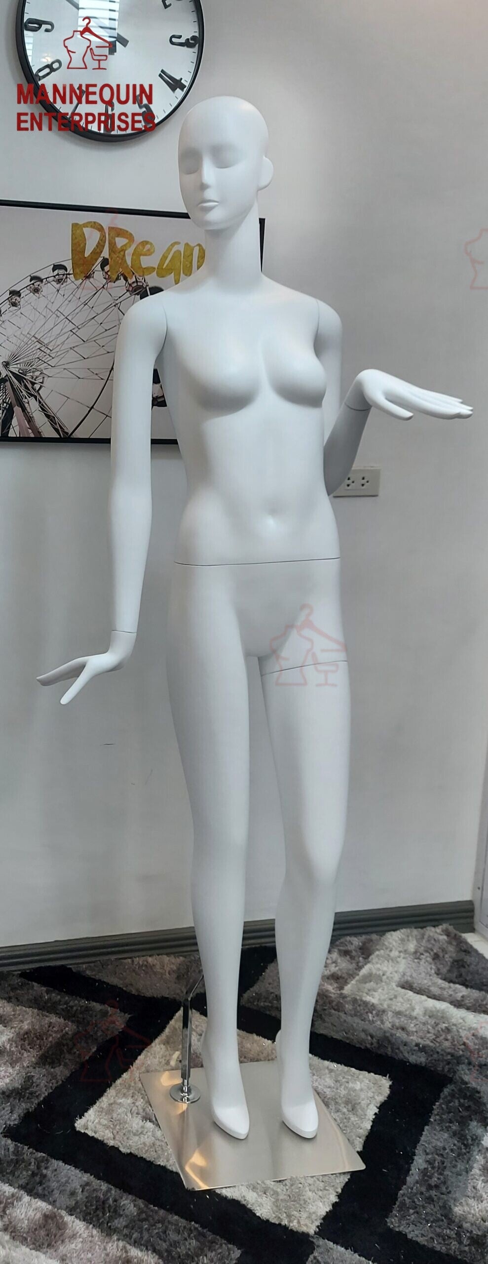 Female Abstract Egghead Fiberglass Mannequin