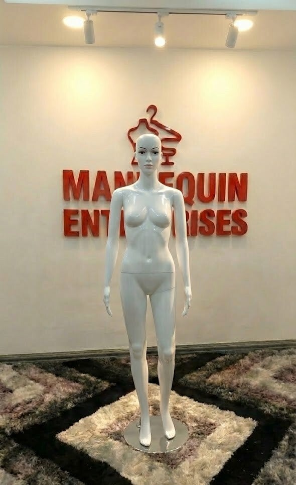 Female Full-Body Glossy Fiberglass Mannequin – High-Quality Window Display