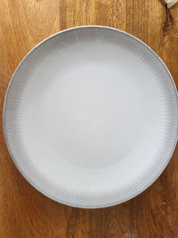 Bordje wit wit grijs bewerkte rand 20 cm