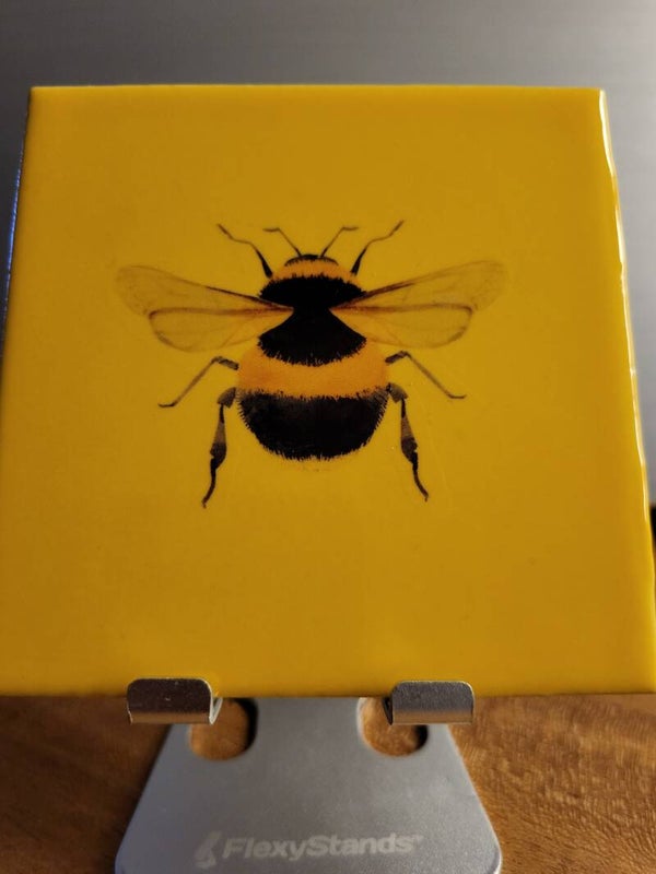 Tegel geel hommel 10x10cm