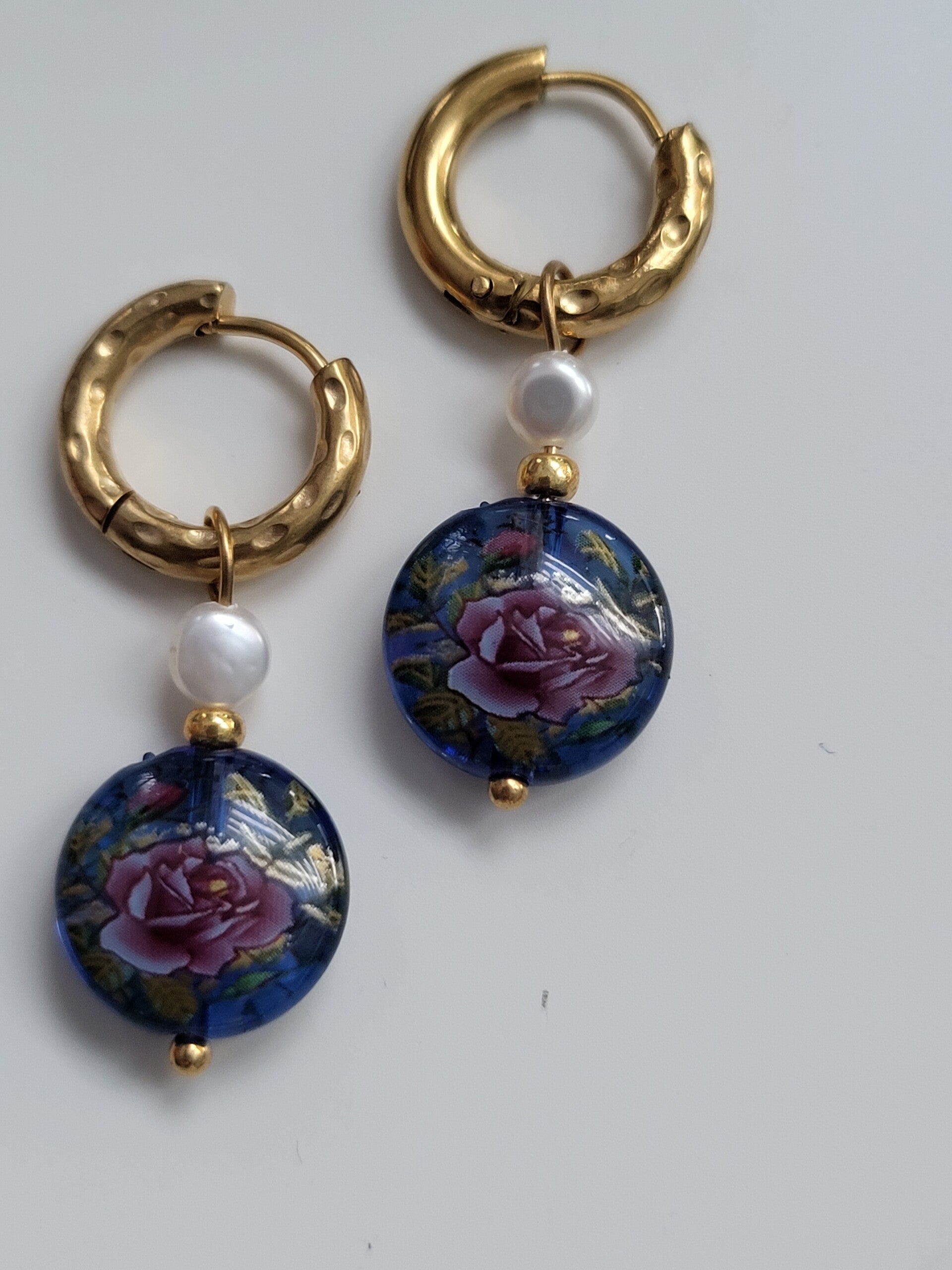 Oorbel rvs haakje Glaskralen 14mm bloem